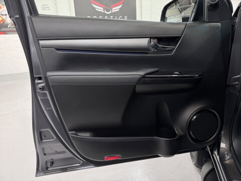 Toyota Hilux INVINCIBLE X 4WD D-4D DCB 66