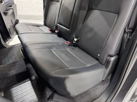 Toyota Hilux INVINCIBLE X 4WD D-4D DCB 46