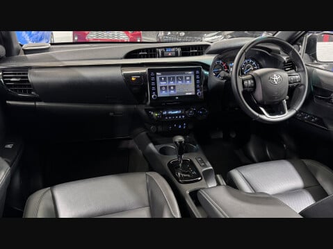 Toyota Hilux INVINCIBLE X 4WD D-4D DCB 26