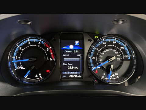 Toyota Hilux INVINCIBLE X 4WD D-4D DCB 49