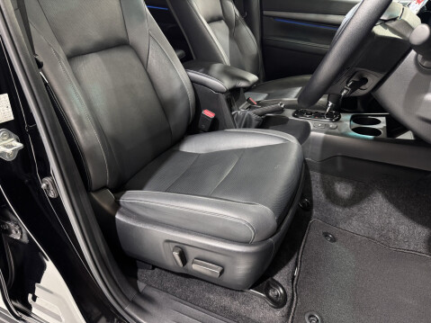 Toyota Hilux INVINCIBLE X 4WD D-4D DCB 39