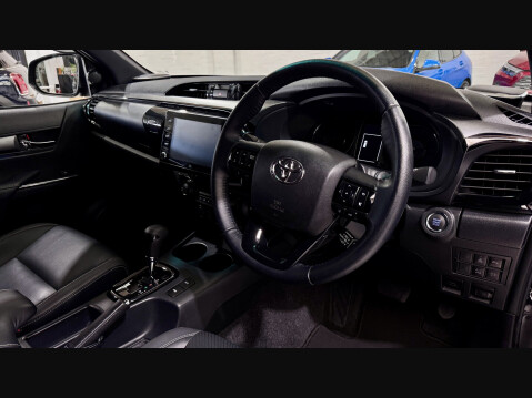 Toyota Hilux INVINCIBLE X 4WD D-4D DCB 48
