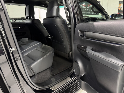 Toyota Hilux INVINCIBLE X 4WD D-4D DCB 45