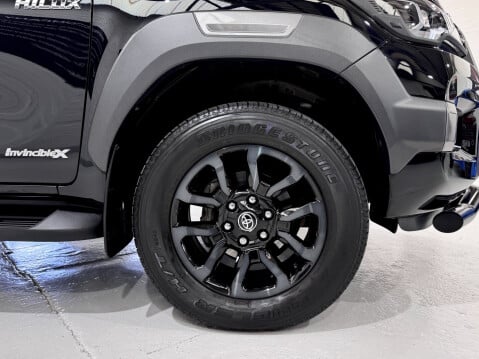 Toyota Hilux INVINCIBLE X 4WD D-4D DCB 52
