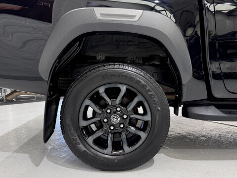 Toyota Hilux INVINCIBLE X 4WD D-4D DCB 55