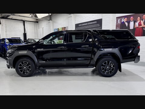 Toyota Hilux INVINCIBLE X 4WD D-4D DCB 7