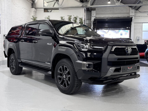 Toyota Hilux INVINCIBLE X 4WD D-4D DCB 4