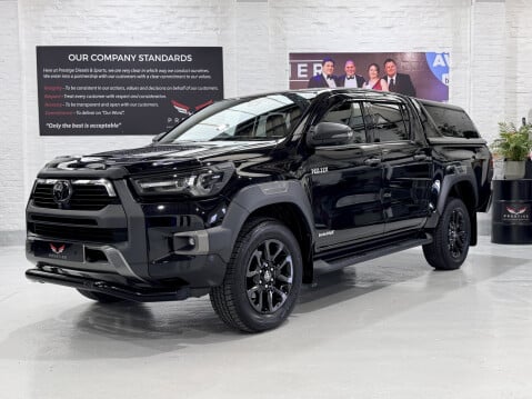 Toyota Hilux INVINCIBLE X 4WD D-4D DCB 6