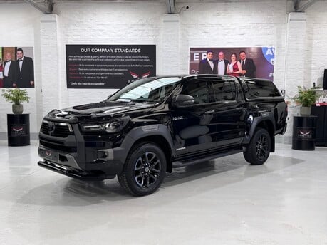 Toyota Hilux INVINCIBLE X 4WD D-4D DCB