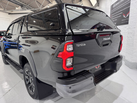 Toyota Hilux INVINCIBLE X 4WD D-4D DCB 24