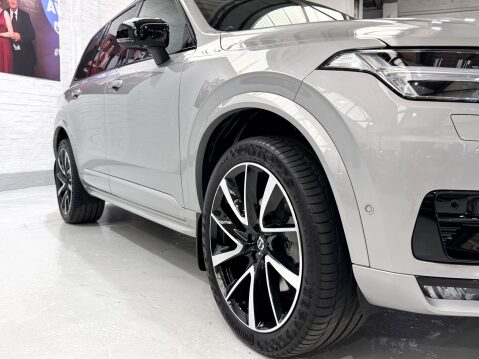 Volvo XC90 B5 PLUS AWD MHEV 9