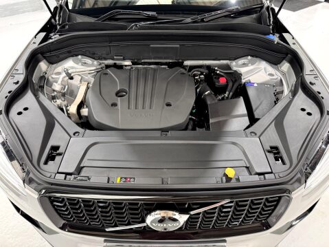 Volvo XC90 B5 PLUS AWD MHEV 4
