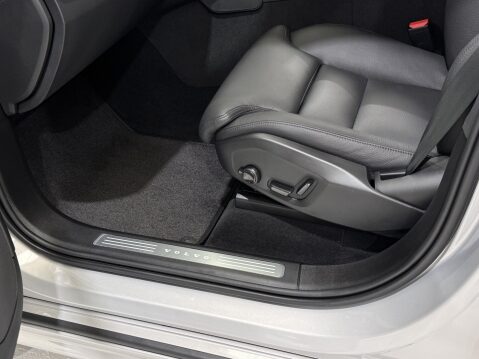 Volvo XC90 B5 PLUS AWD MHEV 36