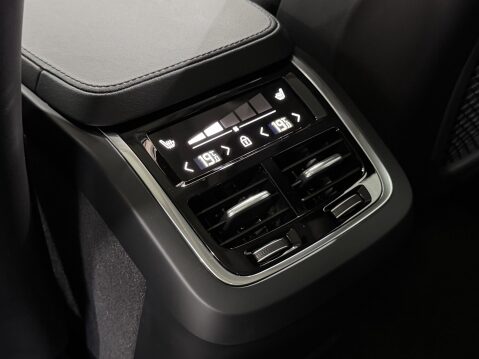 Volvo XC90 B5 PLUS AWD MHEV 40