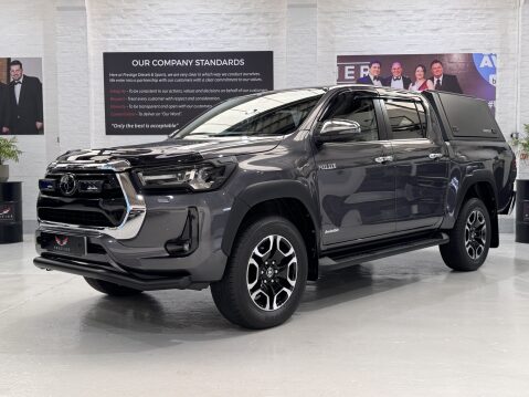 Toyota Hilux INVINCIBLE 4WD D-4D DCB 13