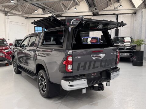 Toyota Hilux INVINCIBLE 4WD D-4D DCB 8