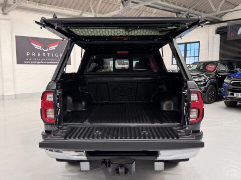 Toyota Hilux INVINCIBLE 4WD D-4D DCB 22