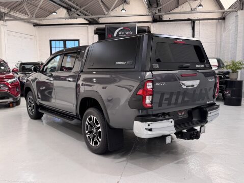 Toyota Hilux INVINCIBLE 4WD D-4D DCB 17