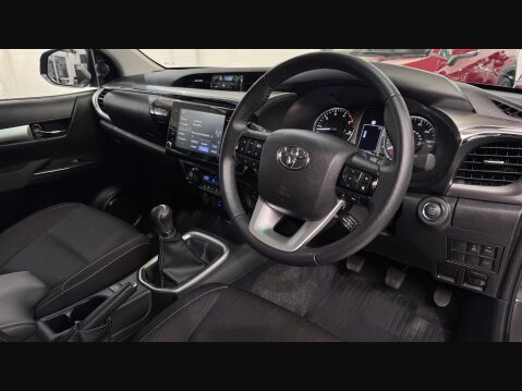 Toyota Hilux INVINCIBLE 4WD D-4D DCB 42
