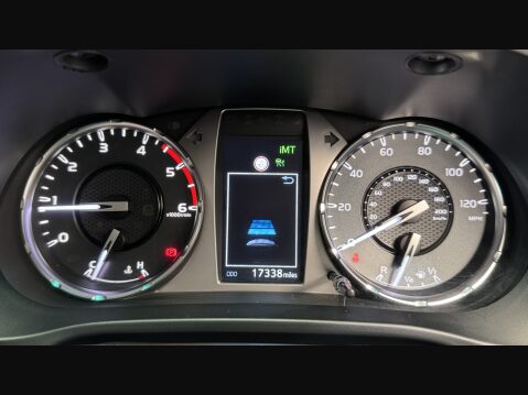 Toyota Hilux INVINCIBLE 4WD D-4D DCB 44
