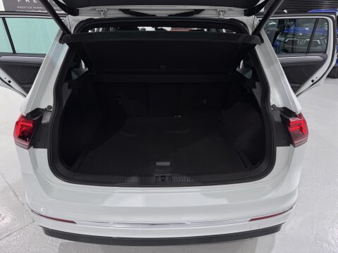 Volkswagen Tiguan R-LINE TDI BMT 4MOTION DSG 20