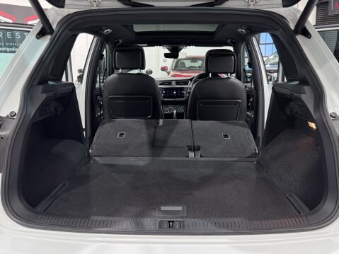 Volkswagen Tiguan R-LINE TDI BMT 4MOTION DSG 23