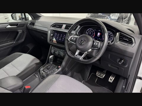 Volkswagen Tiguan R-LINE TDI BMT 4MOTION DSG 31