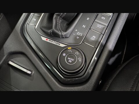 Volkswagen Tiguan R-LINE TDI BMT 4MOTION DSG 37