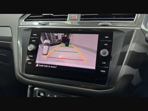 Volkswagen Tiguan R-LINE TDI BMT 4MOTION DSG 44