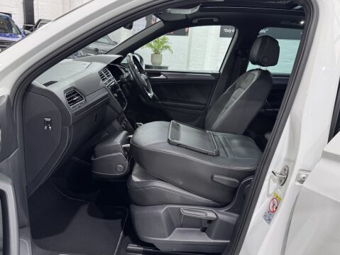 Volkswagen Tiguan R-LINE TDI BMT 4MOTION DSG 59