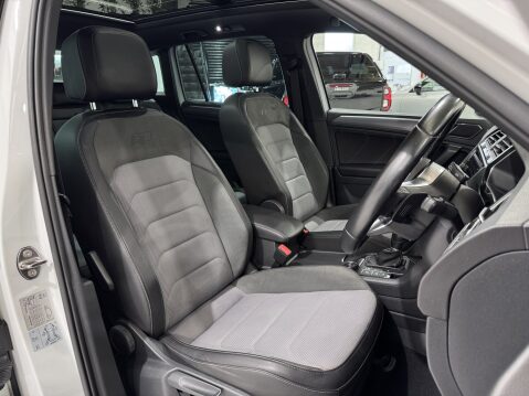 Volkswagen Tiguan R-LINE TDI BMT 4MOTION DSG 66