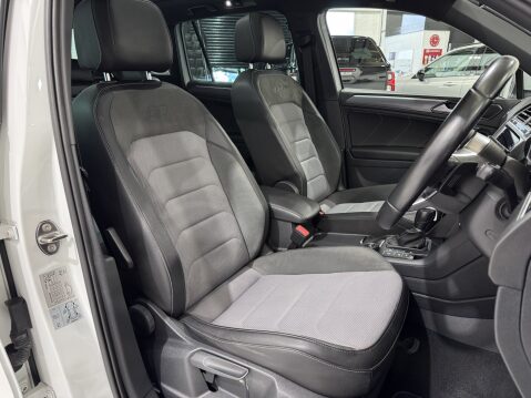Volkswagen Tiguan R-LINE TDI BMT 4MOTION DSG 68
