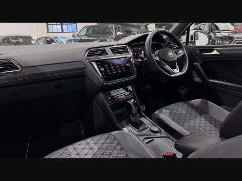 Volkswagen Tiguan R-LINE TDI 4MOTION DSG 28