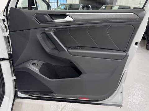 Volkswagen Tiguan R-LINE TDI 4MOTION DSG 48