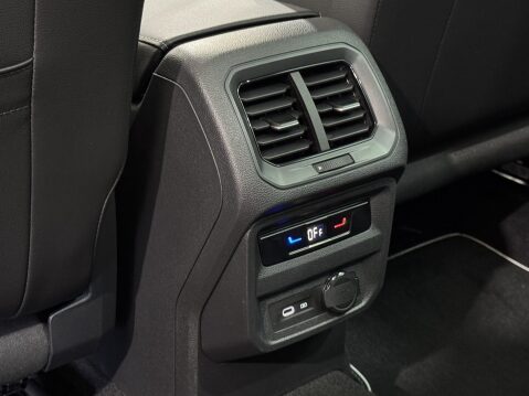 Volkswagen Tiguan R-LINE TDI 4MOTION DSG 56