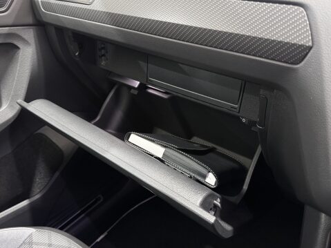 Volkswagen Tiguan R-LINE TDI 4MOTION DSG 61