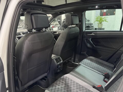 Volkswagen Tiguan R-LINE TDI 4MOTION DSG 53