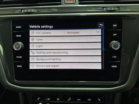 Volkswagen Tiguan R-LINE TDI 4MOTION DSG 68