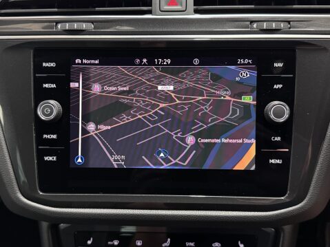 Volkswagen Tiguan R-LINE TDI 4MOTION DSG 73