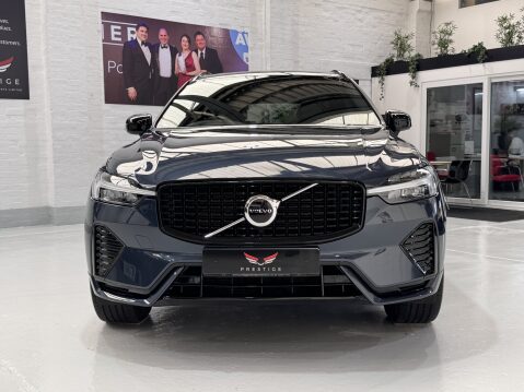 Volvo XC60 B5 R-DESIGN AWD MHEV 8
