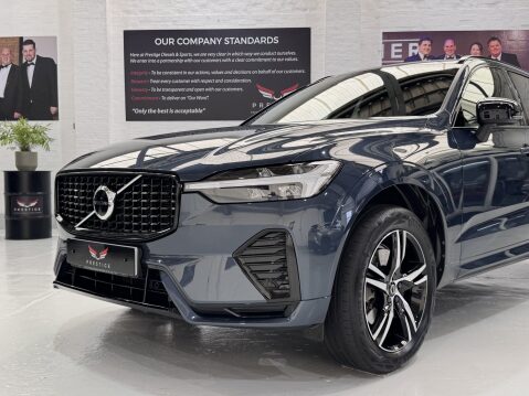 Volvo XC60 B5 R-DESIGN AWD MHEV 4