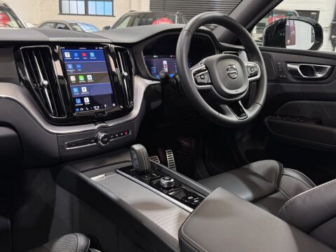 Volvo XC60 B5 R-DESIGN AWD MHEV 18