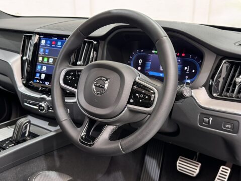 Volvo XC60 B5 R-DESIGN AWD MHEV 21