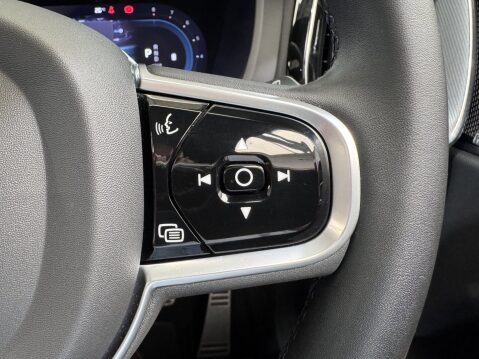 Volvo XC60 B5 R-DESIGN AWD MHEV 23