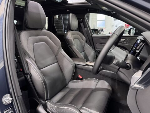 Volvo XC60 B5 R-DESIGN AWD MHEV 30