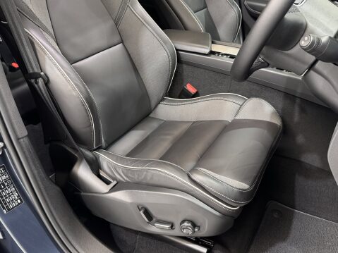 Volvo XC60 B5 R-DESIGN AWD MHEV 31