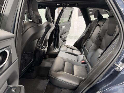 Volvo XC60 B5 R-DESIGN AWD MHEV 42