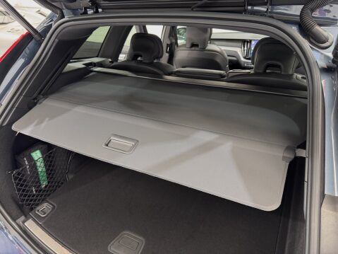 Volvo XC60 B5 R-DESIGN AWD MHEV 46