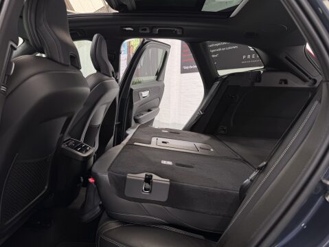 Volvo XC60 B5 R-DESIGN AWD MHEV 50