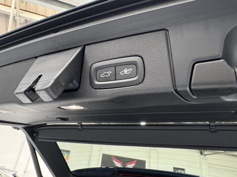 Volvo XC60 B5 R-DESIGN AWD MHEV 51